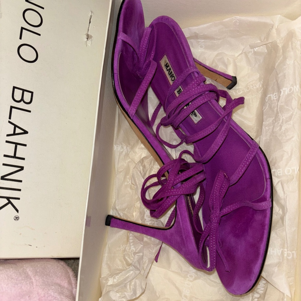 Vintage Manolo Blahnik heel